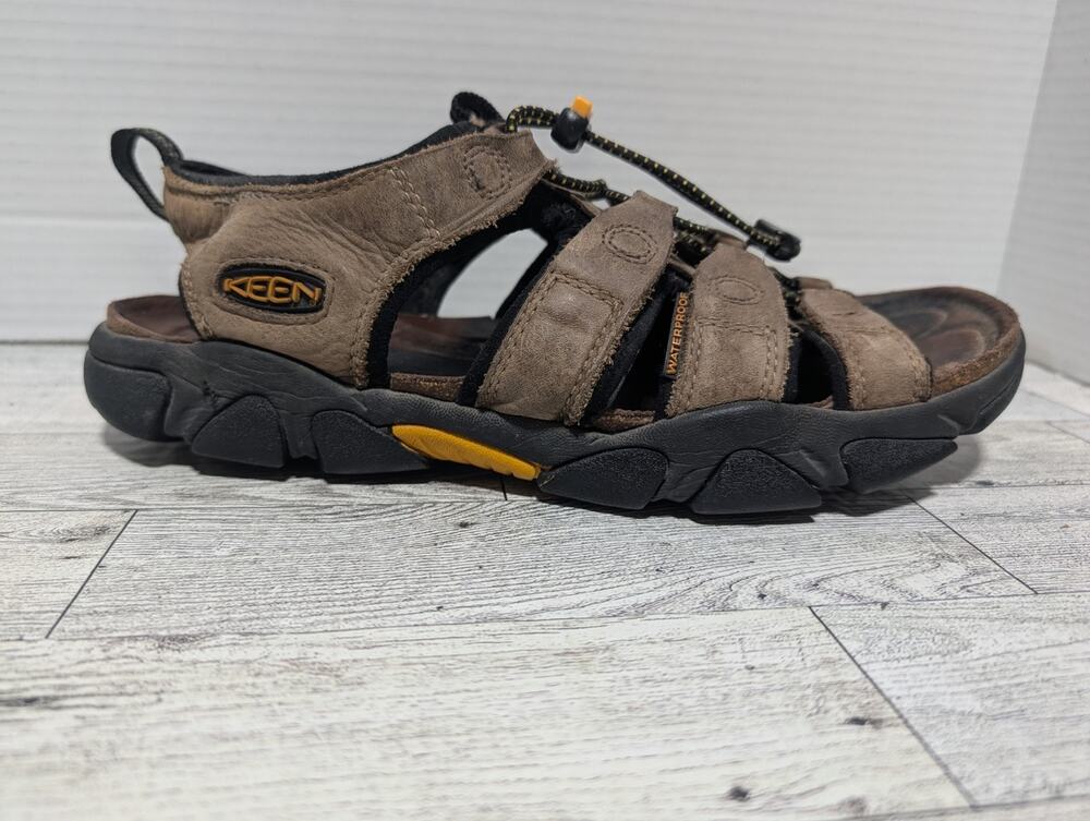 Keen Newport H2 Men's Size 10 Brown Athletic Sport Sandals Waterproof Shoes